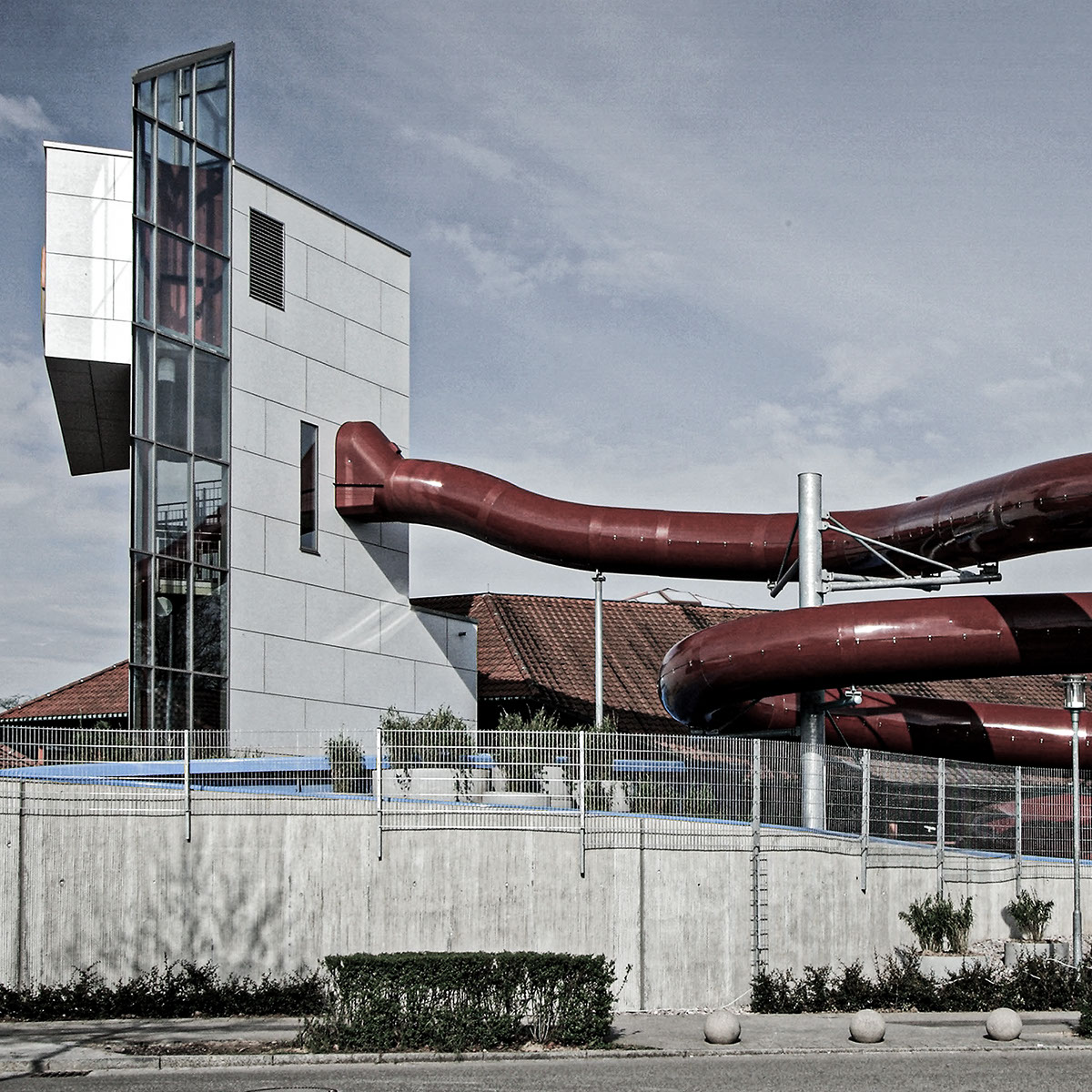 Held Architekt Lörrach Laguna Weil am Rhein Rutschenturm Beton Strukturmatritze